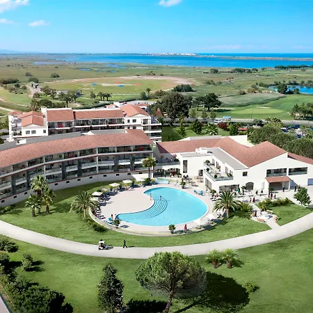 Lagrange Du Golf מלון